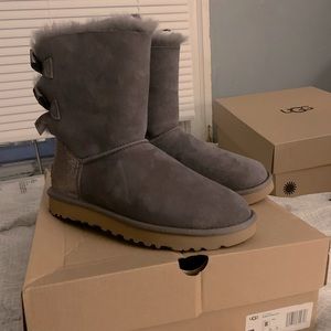 Ugg Bailey Bow Purple/Metallic Women size 8 boot